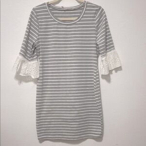 Gray Striped Dress with Lace Sleeves Size Junior Large PTP 18” EUC